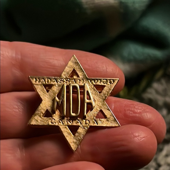 Jewelry - Gold Star of David MDA Pin